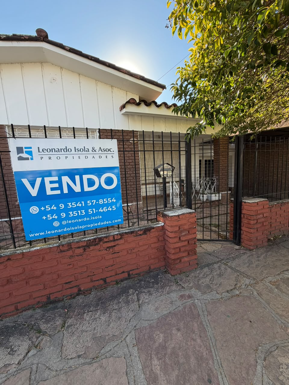 CASA EN VENTA – APTO CRÉDITO – Excelente ubicación céntrica — Villa Carlos Paz