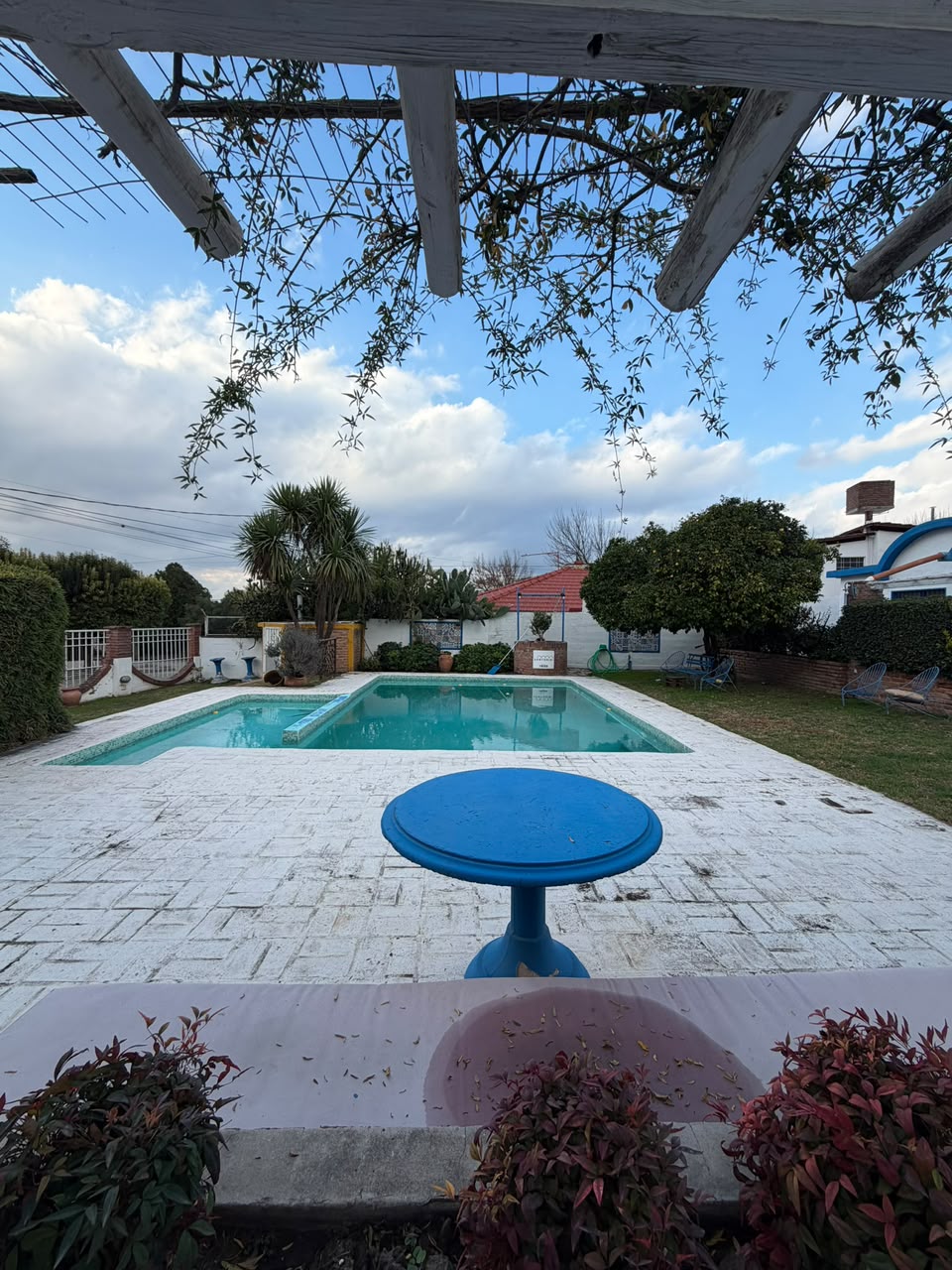 ALQUILER ANUAL – CASA DE 2 DORMITORIOS CON PATIO Y ASADOR